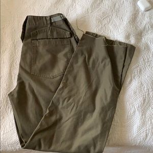 Super cute olive green cargo pants